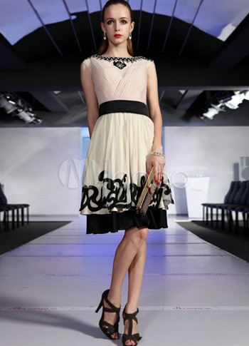 Pretty Chiffon Beading Women's Cocktail Dress