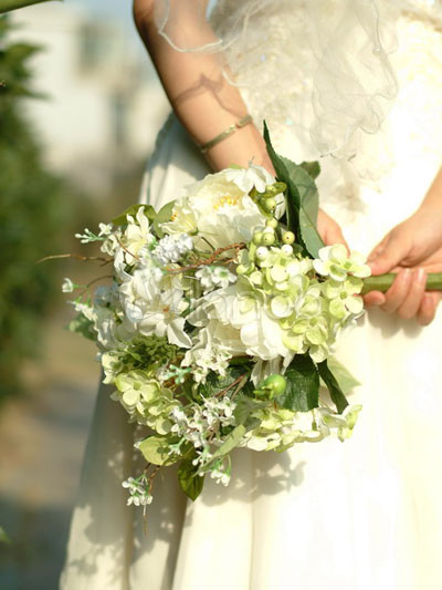 Romantic White Silk Flower