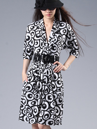 Fabulous White Half Sleeves V-Neck 5% Linen 95% Polyester Womens Dress