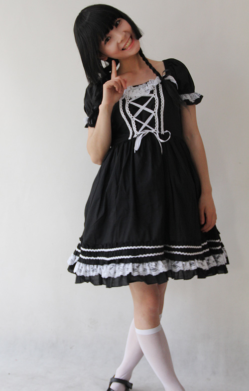 http://www.mlo.me/upen/v/201210/20121015/Black-White-80-Cotton-Women-Lolita-Dress-92620-11.jpg