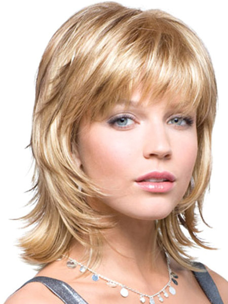 coupe cheveux femme court degrade avec frange