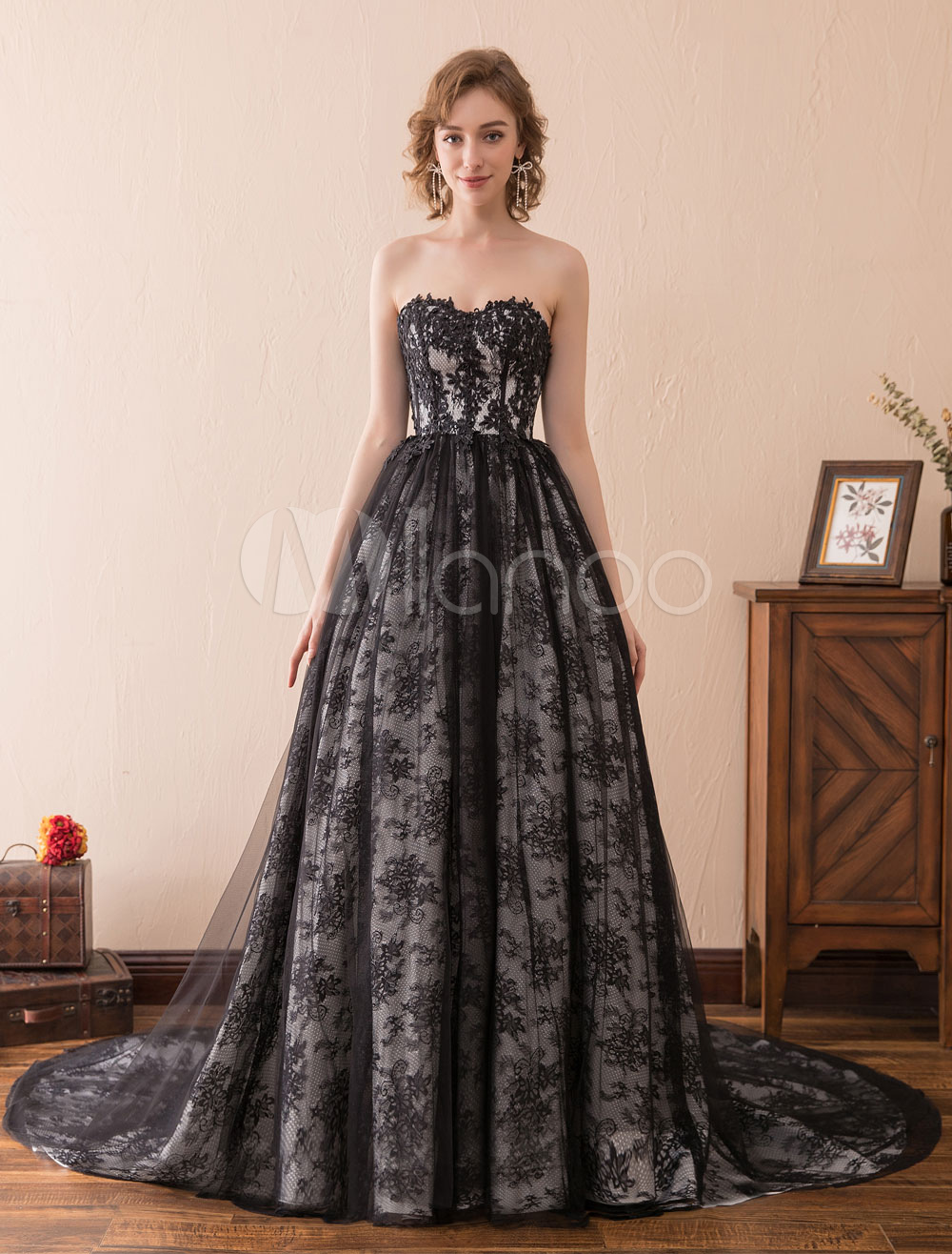 Black Wedding Dresses Lace Strapless Bridal Gown Sweetheart Neckline Princess Bridal Dress With Train photo
