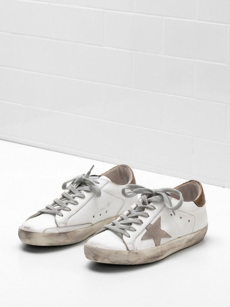 Image of Sneakers da skate bianche Sneakers da uomo con punta tonda e stampa stelle